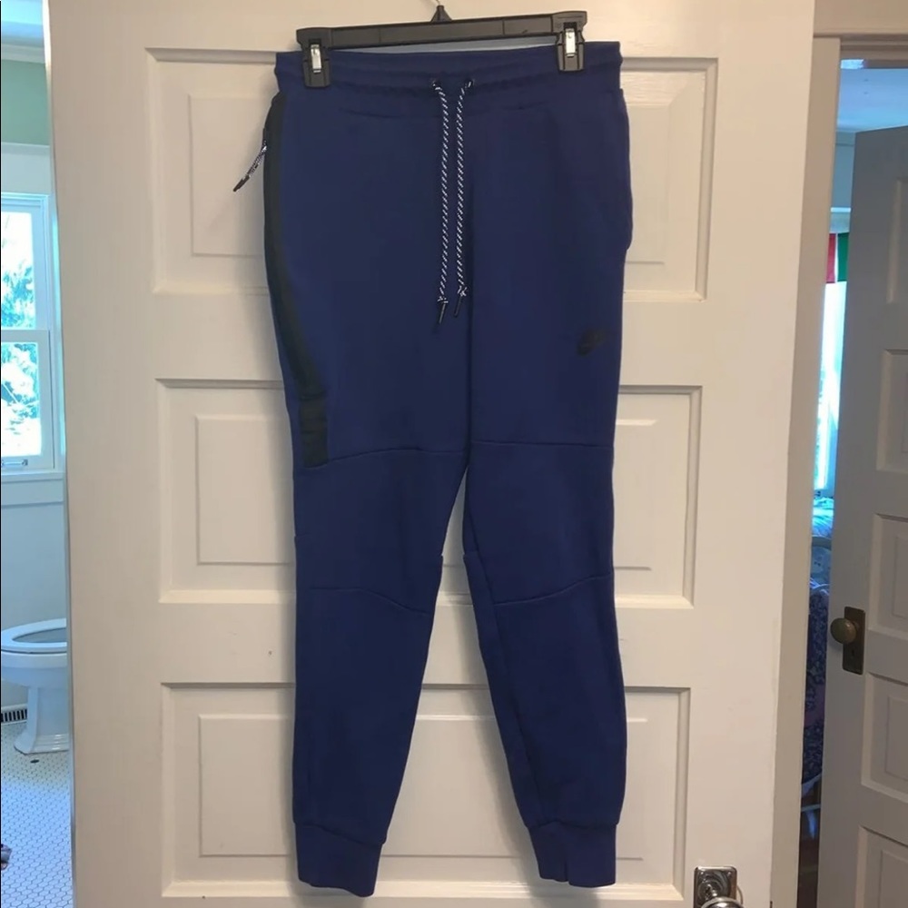 Nike tech fleece joggers